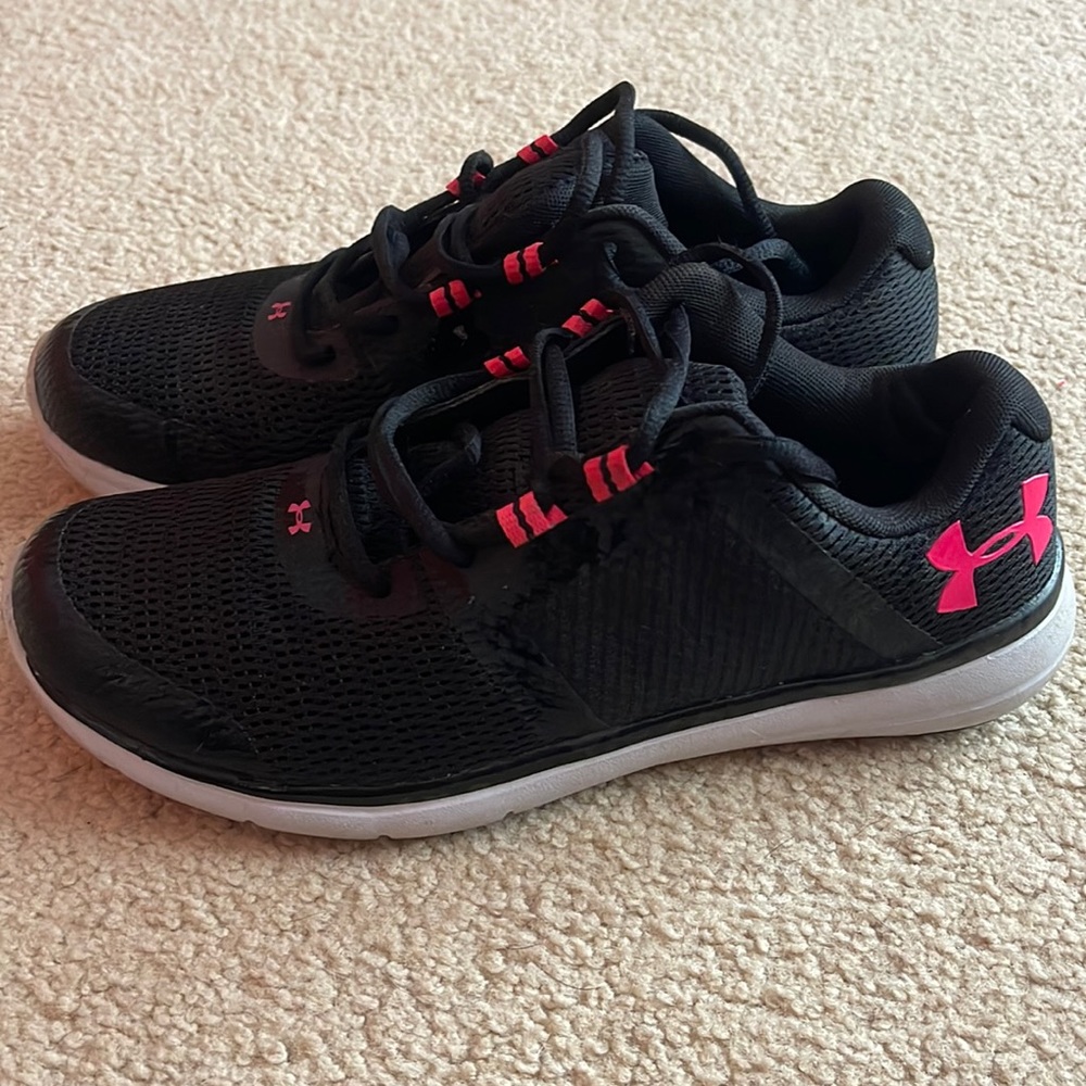 Womens sz 10 under armour shoes